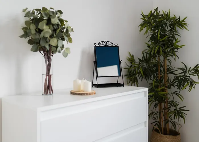 - Near Sky Tower - Private Parking