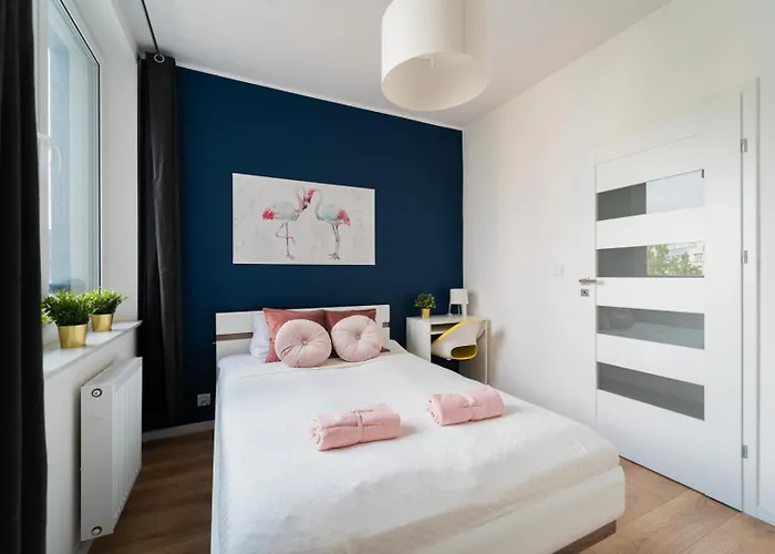 - Near Sky Tower - Private Parking