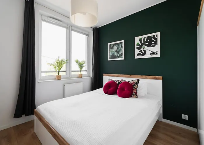 - Near Sky Tower - Private Parking Вроцлав