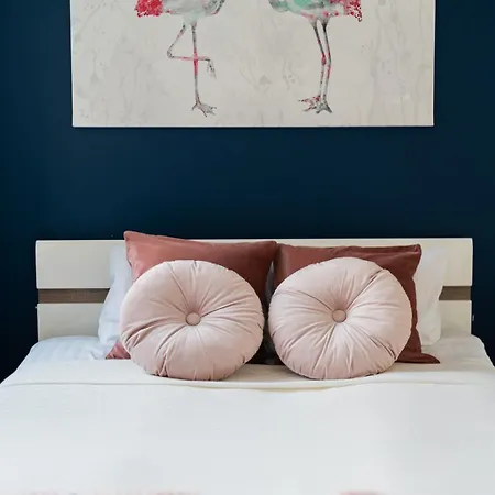 Апартаменты - Near Sky Tower - Private Parking