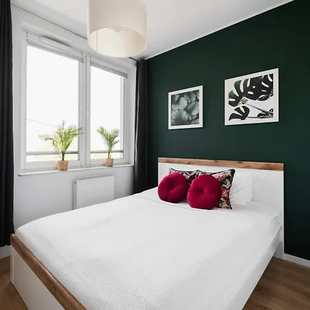 - Near Sky Tower - Private Parking Breslavia