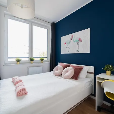 - Near Sky Tower - Private Parking Апартаменты Вроцлав